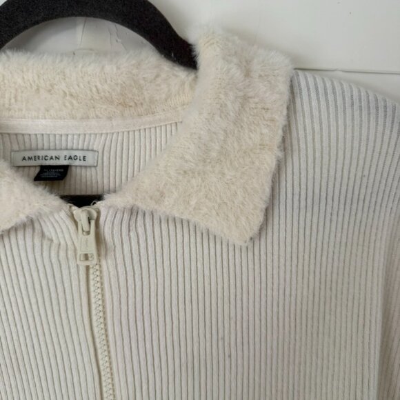 American Eagle | XL | Eyelash Collar Zip Sweater | Cream - Picture 4 of 7